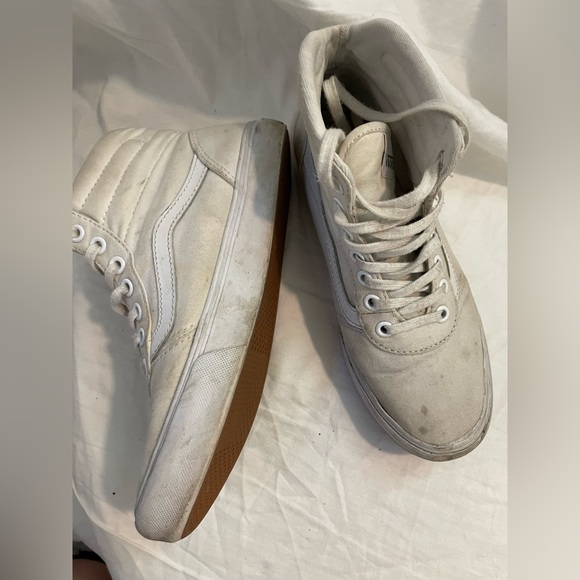 Sk8-Hi White Vans Women’s 6 - Picture 3 of 9